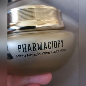 New PHARMACIOPY Micro Needle Wine Gold Mask — Gold